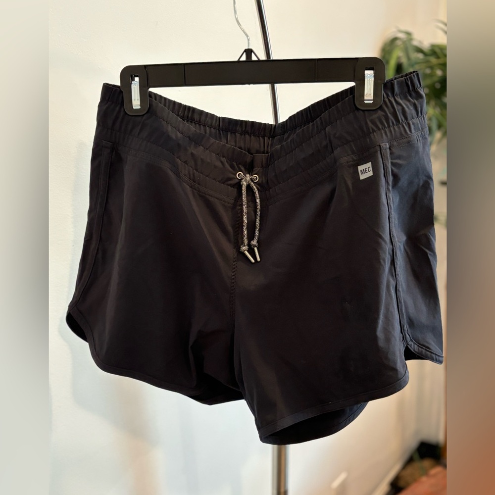 MEC black shorts